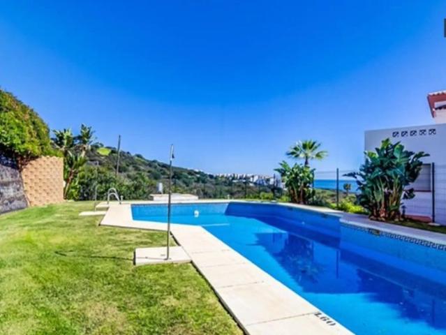2 bedroom apartment for rent in San Roque, bills included