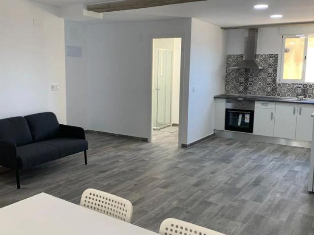 2 bedroom apartment for rent in Serra, bills included