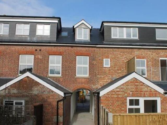 2 Bedroom Apartment For Rent In Shaftesbury, Dorset