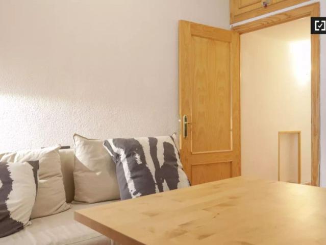 2 bedroom apartment for rent in Sol, perfect for professionals