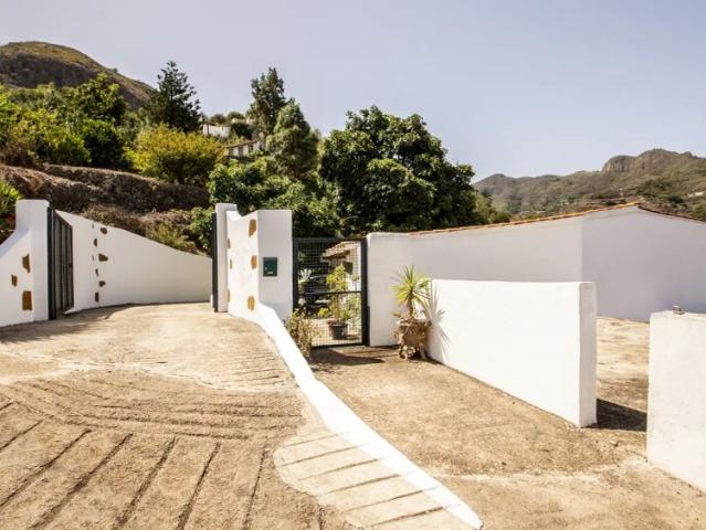 2 bedroom apartment for rent in Teror, bills included