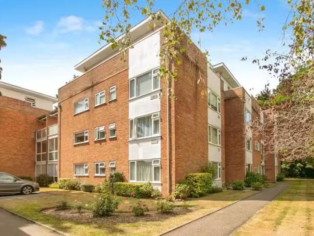 2 bedroom apartment for rent in The Avenue, Branksome Park, BH13