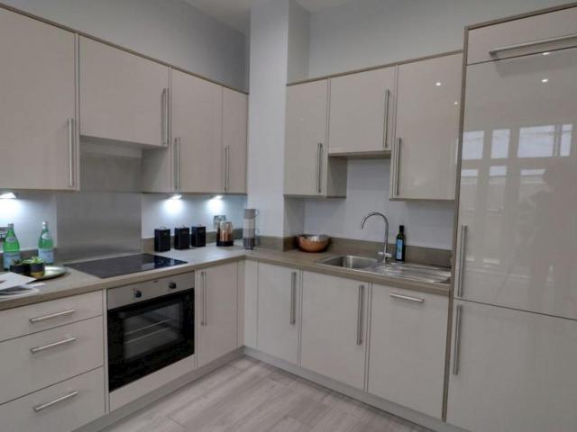 2 bedroom Apartment for rent in THE AVENUE, SOUTHEND ON SEA, ESSEX