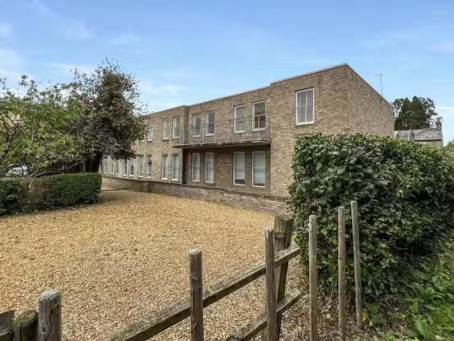2 bedroom apartment for rent in The Old Mill, Long Road, Cambr.