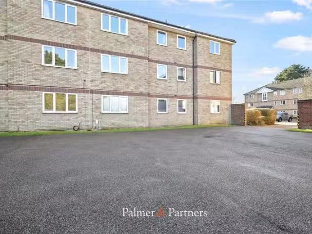 2 bedroom apartment for rent in The Rookeries, London Road, Ma.