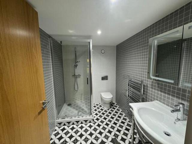 2 bedroom apartment for rent in Tobacco Warehouse, L3