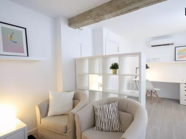 2 bedroom apartment for rent in Torrefiel, Valencia