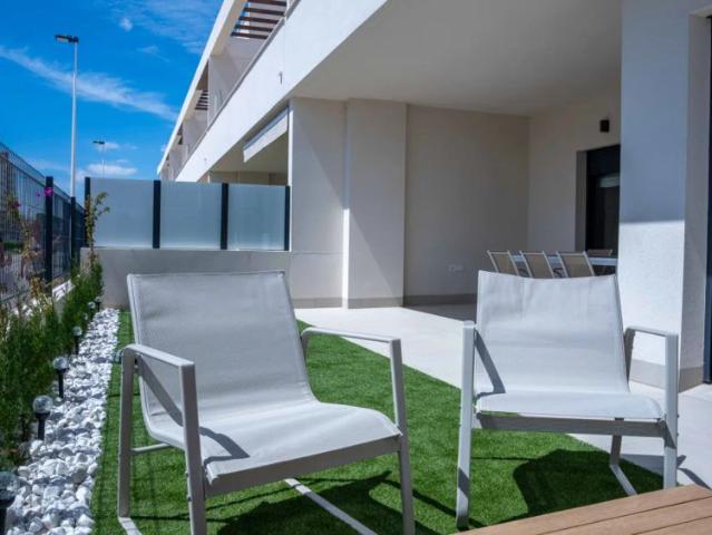 2 bedroom apartment for rent in Torrevieja, bills included