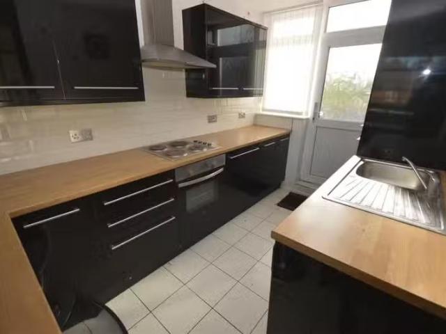 2 bedroom apartment for rent in Town Lane, Bebington, Wirral.