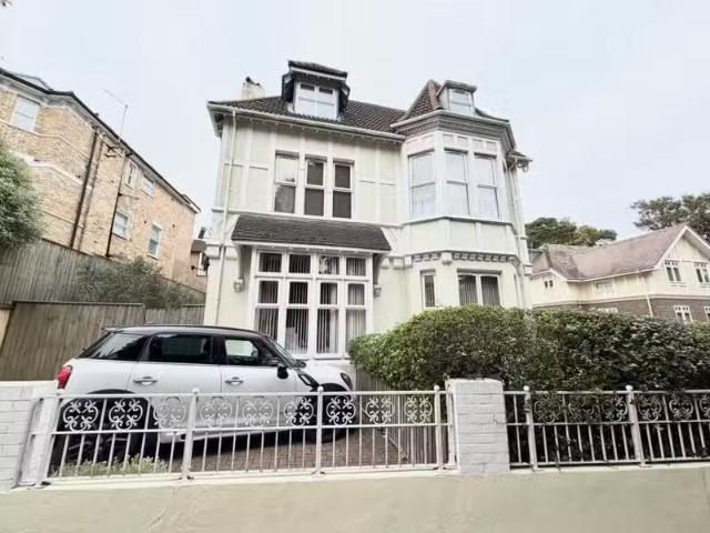 2 bedroom apartment for rent in Tregonwell Road, Bournemouth.
