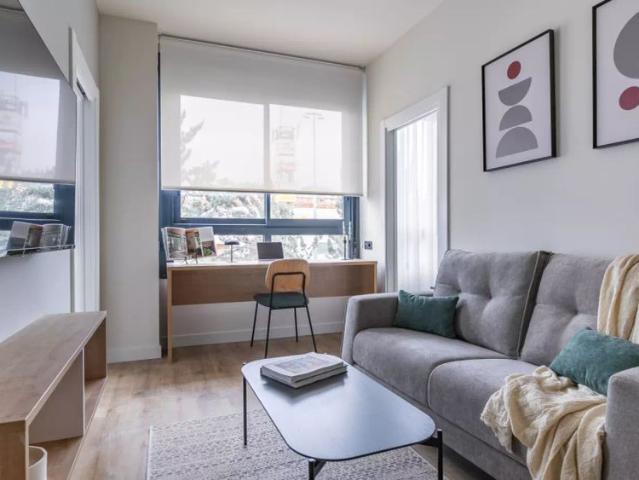 2 bedroom apartment for rent in Tres Cantos, bills included