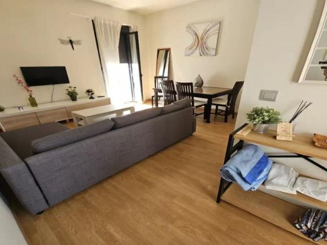 2 bedroom apartment for rent in Triana
