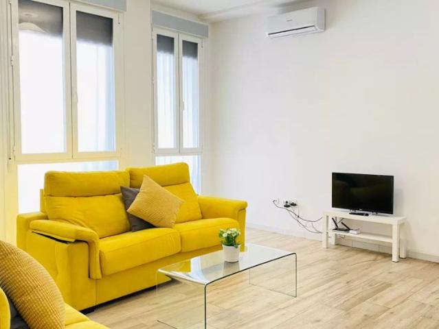 2 bedroom apartment for rent in Triana