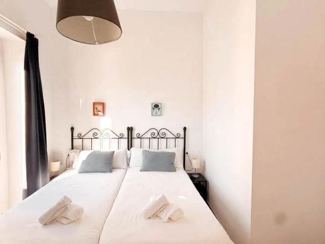 2 bedroom apartment for rent in Triana, bills included