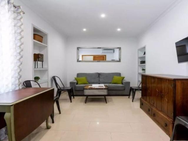 2 bedroom apartment for rent in Triana, bills included