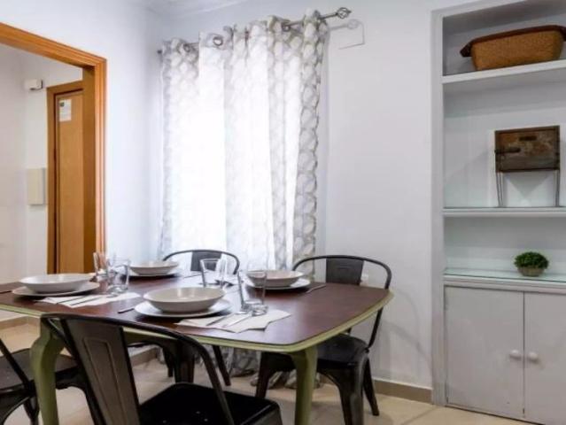 2 bedroom apartment for rent in Triana, bills included