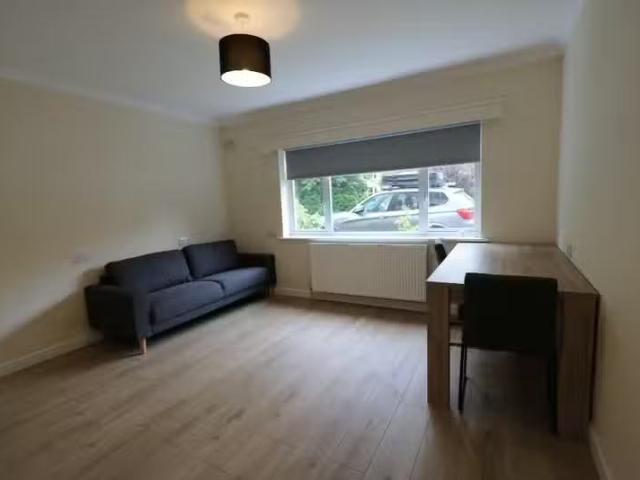 2 bedroom apartment for rent in Upper Holly Walk, Leamington S.