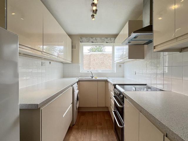 2 bedroom apartment for rent in Upton Dene, Sutton