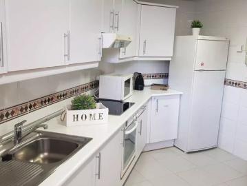 2 bedroom apartment for rent in Valderrivas only for women