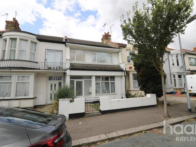 2 bedroom Apartment for rent in Victoria Road, Southend on Sea