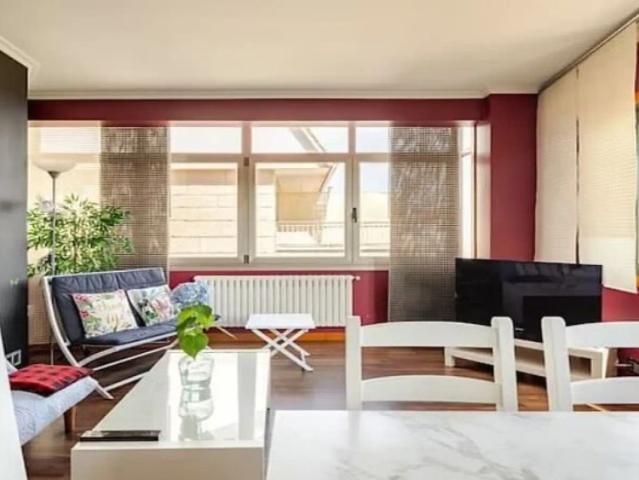 2 bedroom apartment for rent in Vigo, no couples