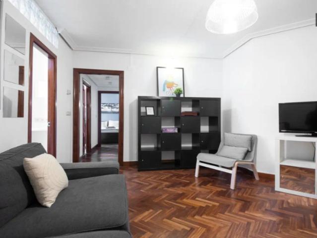 2 bedroom apartment for rent in Villabona, bills included