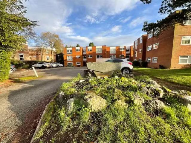 2 bedroom apartment for rent in Walsall Road, Four Oaks, Sutto.