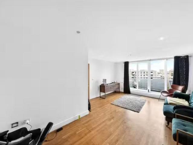 2 bedroom apartment for rent in Wards Wharf Approach, London.