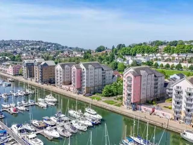 2 bedroom apartment for rent in Waters Edge, Port Marine, Port.