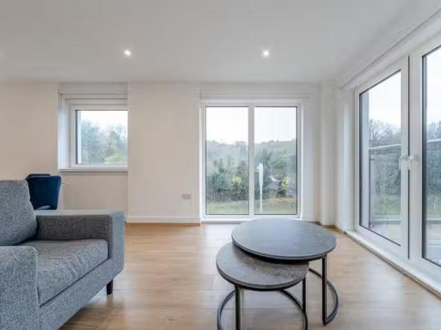 2 bedroom apartment for rent in Well Farm Road Whyteleafe CR3