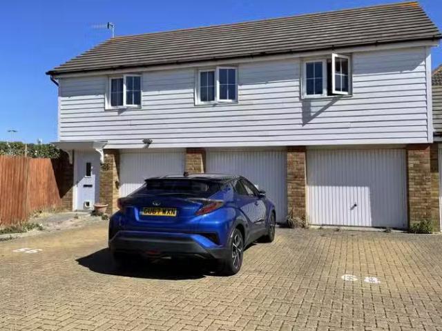 2 bedroom apartment for rent in Westview Close, BN10