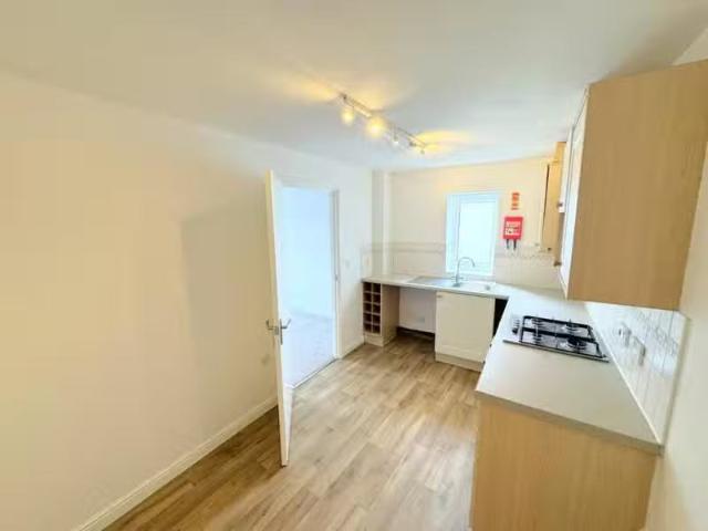 2 bedroom apartment for rent in Wick Road, Bristol, Somerset.
