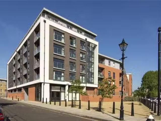 2 bedroom apartment for rent in Windsor Court, Mostyn Grove, B.