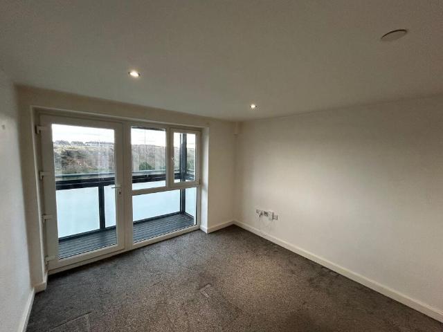 2 bedroom apartment for rent in 93 Wheatley Court, Halifax, West Yorkshire, HX2