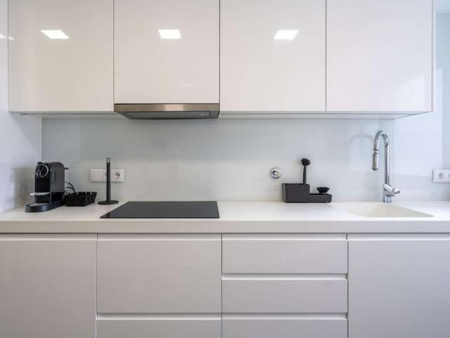 2 bedroom apartment for rent with furniture in Parede