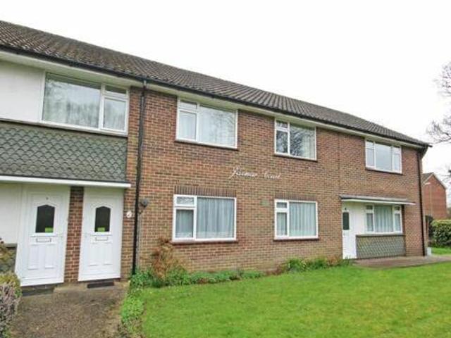 2 Bedroom Apartment For Sale In New Milton, Hampshire