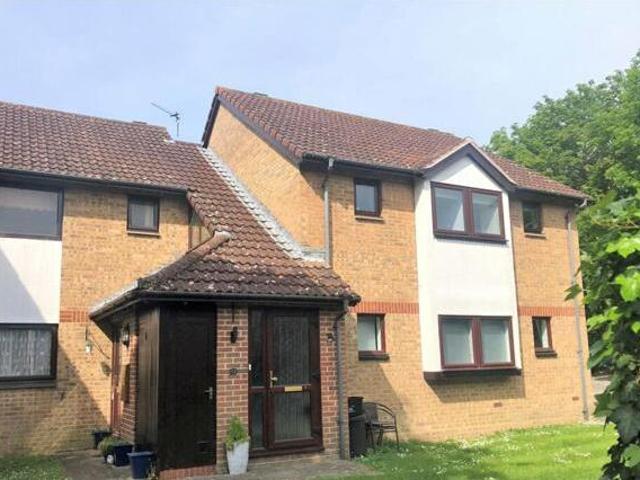 2 Bedroom Apartment For Sale In New Milton, Hampshire
