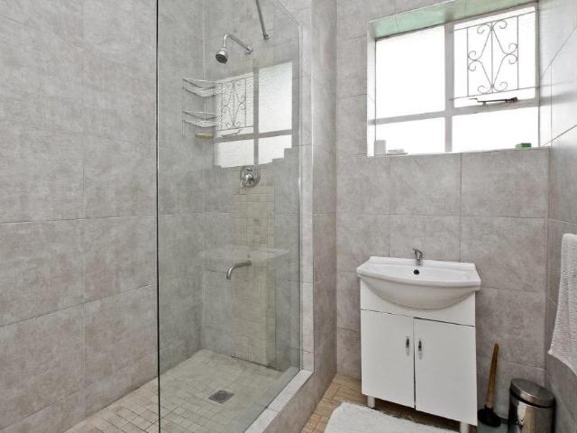2 Bedroom Apartment For Sale in Observatory