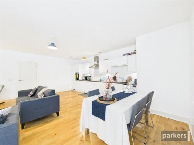 2 bedroom apartment for sale in Abbey Square, Reading, Berkshire, RG1
