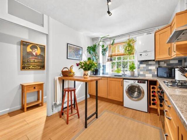 2 bedroom apartment for sale in Albion Avenue, London, SW8