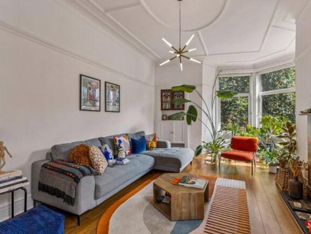 2 bedroom apartment for sale in Bellwood Street, Shawlands, Glasgow, G41
