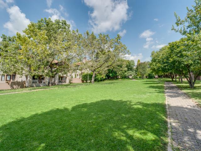2 Bedroom Apartment For Sale in Beverley