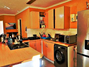 2 Bedroom Apartment For Sale in Birchleigh