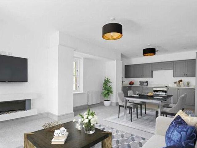 2 Bedroom Apartment For Sale In Bromsgrove, Worcestershire