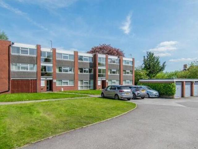 2 Bedroom Apartment For Sale In Bromsgrove, Worcestershire