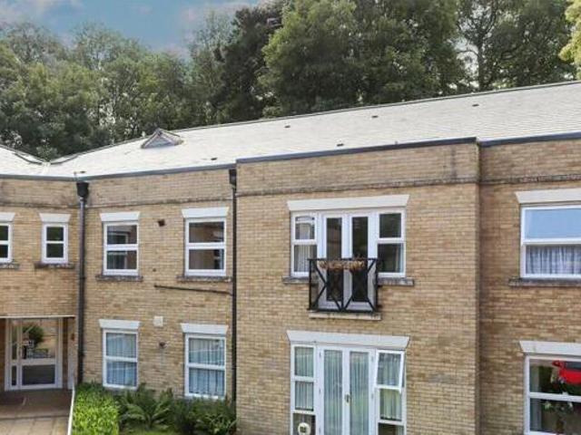2 Bedroom Apartment For Sale In Chorleywood, Hertfordshire