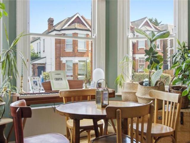 2 bedroom apartment for sale in Colney Hatch Lane, London, N10