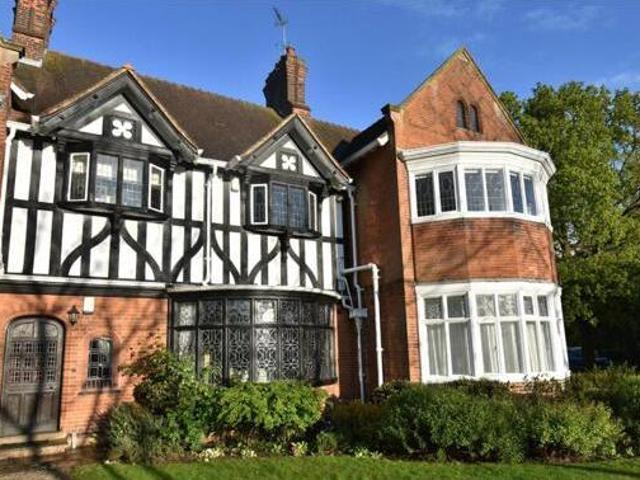 2 Bedroom Apartment For Sale In Colchester, Essex