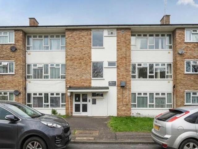 2 Bedroom Apartment For Sale In Croxley Green