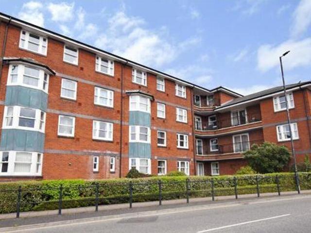 2 Bedroom Apartment For Sale In Devizes, Wiltshire